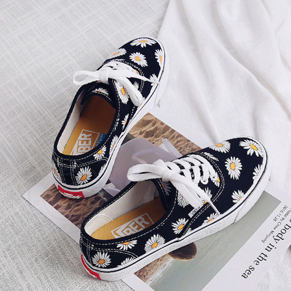 Student Daisy Canvas Shoes AD11336