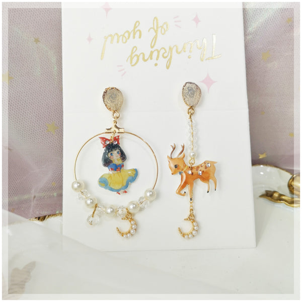 Snow White Earrings AD10983