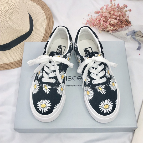 Student Daisy Canvas Shoes AD11336